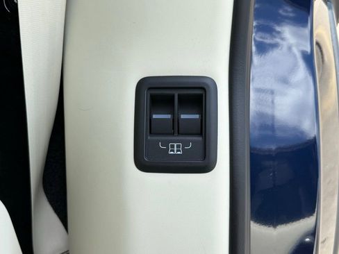 Certified 2023 Land Rover Range Rover Long Wheelbase SE AWD/4WD image 33