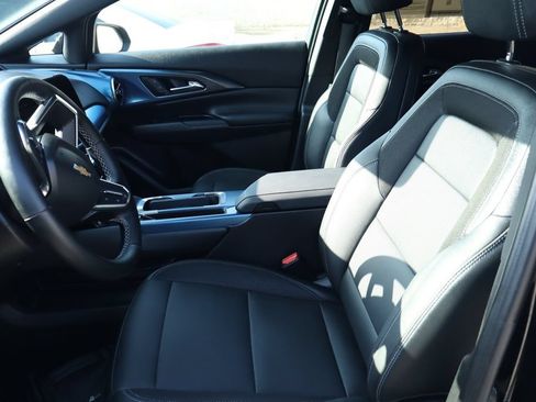 Used 2024 Chevrolet Equinox EV LT w/ LPO, Active Package FWD image 19