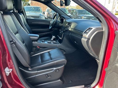 Used 2021 Jeep Grand Cherokee Limited image 18