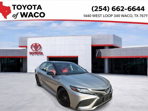 Used 2022 Toyota Camry XSE FWD image 1