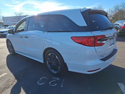 Used 2023 Honda Odyssey Elite image 4