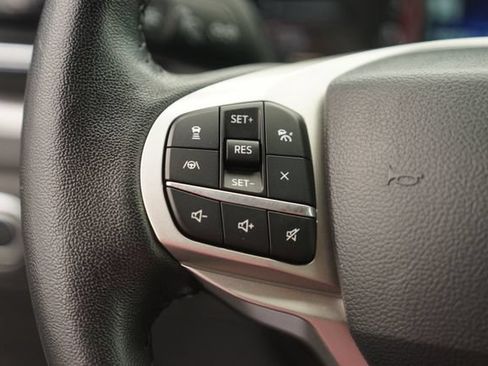 Used 2023 Ford Explorer XLT w/ Equipment Group 202A RWD image 24