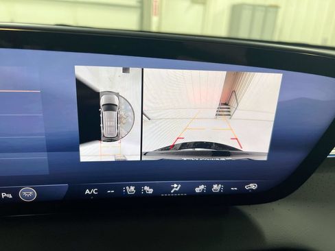 Used 2026 Buick Enclave Avenir w/ Super Cruise Package AWD/4WD image 16