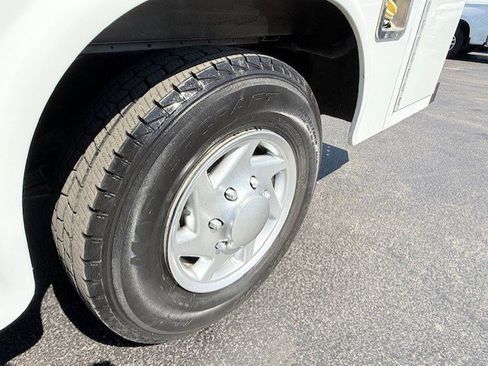Used 2010 Ford E-350 and Econoline 350 Super Duty RWD image 9