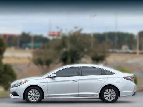 Used 2016 Hyundai Sonata SE image 8