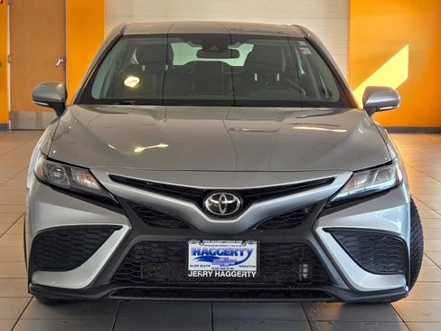 Used 2024 Toyota Camry SE FWD image 3