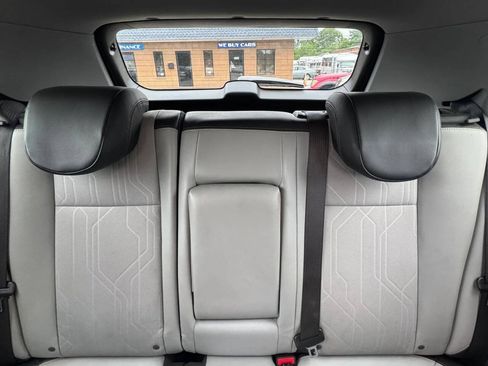 Used 2021 Chevrolet Trax LT FWD image 28