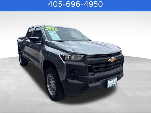 Used 2024 Chevrolet Colorado W/T w/ WT Convenience Package II RWD image 3