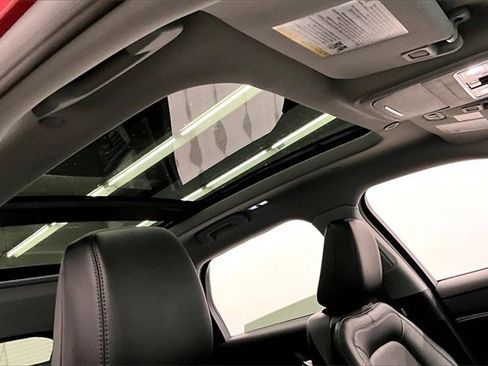 Used 2022 Lincoln Corsair AWD w/ Premium Package image 17