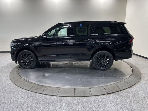 New 2026 Lincoln Navigator Reserve AWD/4WD image 9