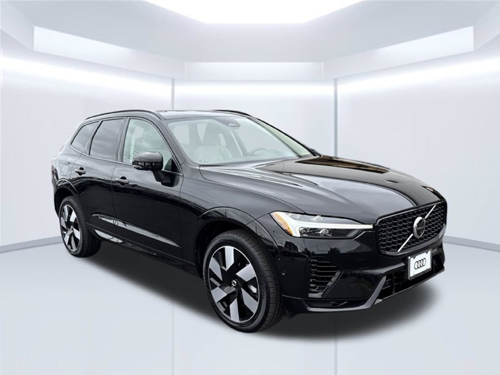 Used 2024 Volvo XC60 T8 Plus w/ Protection Package Premier AWD/4WD image 10