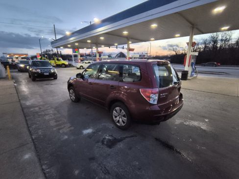 Used 2010 Subaru Forester 2.5X image 5