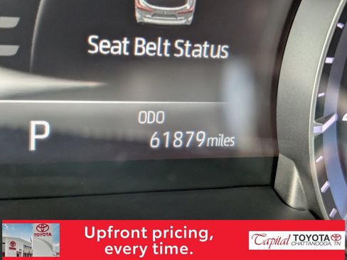 Used 2022 Toyota Highlander XLE AWD/4WD image 16