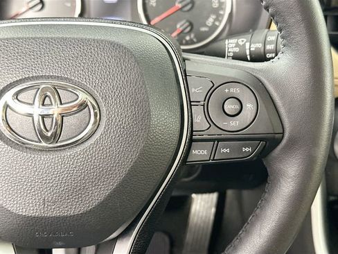 Used 2021 Toyota RAV4 XLE w/ Convenience Package image 22