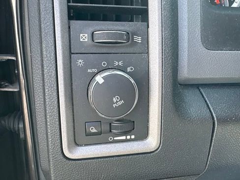 Used 2014 RAM 1500 Express AWD/4WD image 19
