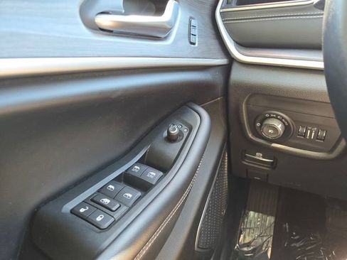 Used 2021 Jeep Grand Cherokee L Limited AWD/4WD image 21