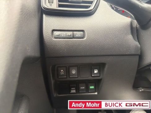 Used 2019 Nissan Rogue S w/ Special Edition Package AWD/4WD image 32
