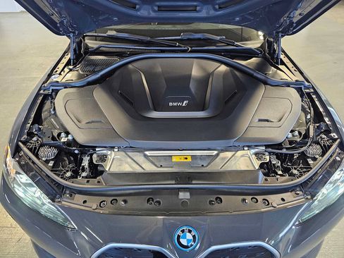 Used 2023 BMW i4 eDrive35 RWD image 8