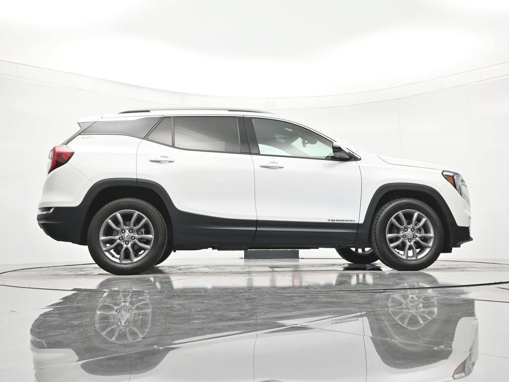 Used 2024 GMC Terrain SLT AWD/4WD image 39