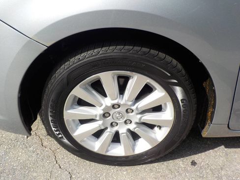 Used 2014 Toyota Sienna XLE AWD/4WD image 24
