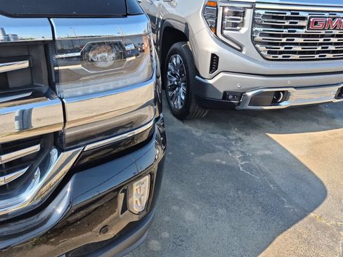 Used 2018 Chevrolet Silverado 1500 High Country w/ LPO, Protection Package AWD/4WD image 10