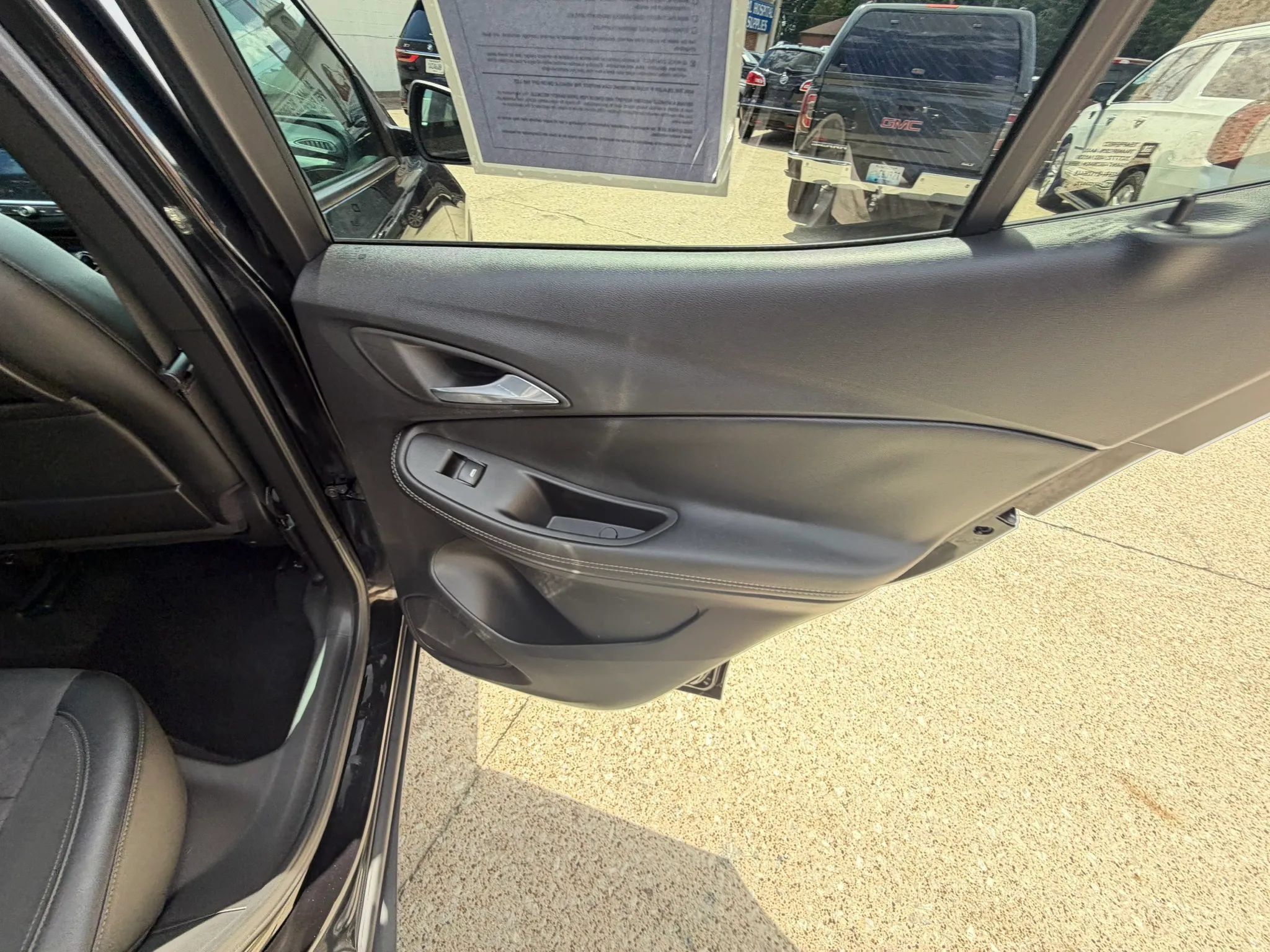 Used 2021 Buick Encore GX Preferred FWD image 25