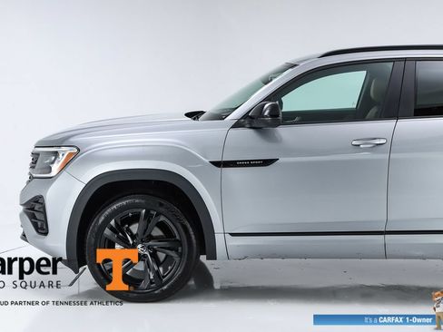 Used 2025 Volkswagen Atlas Cross Sport SEL R-Line AWD/4WD image 3