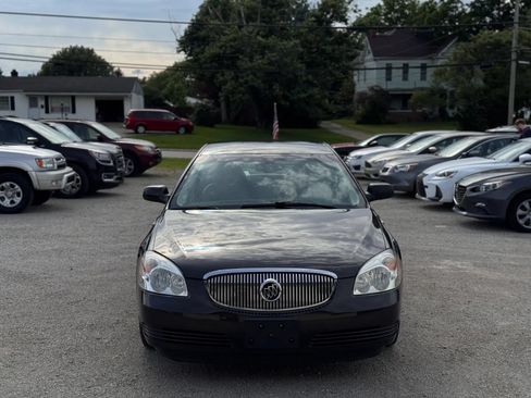 Used 2008 Buick Lucerne CXL w/ Chrome Appearance Package FWD image 2