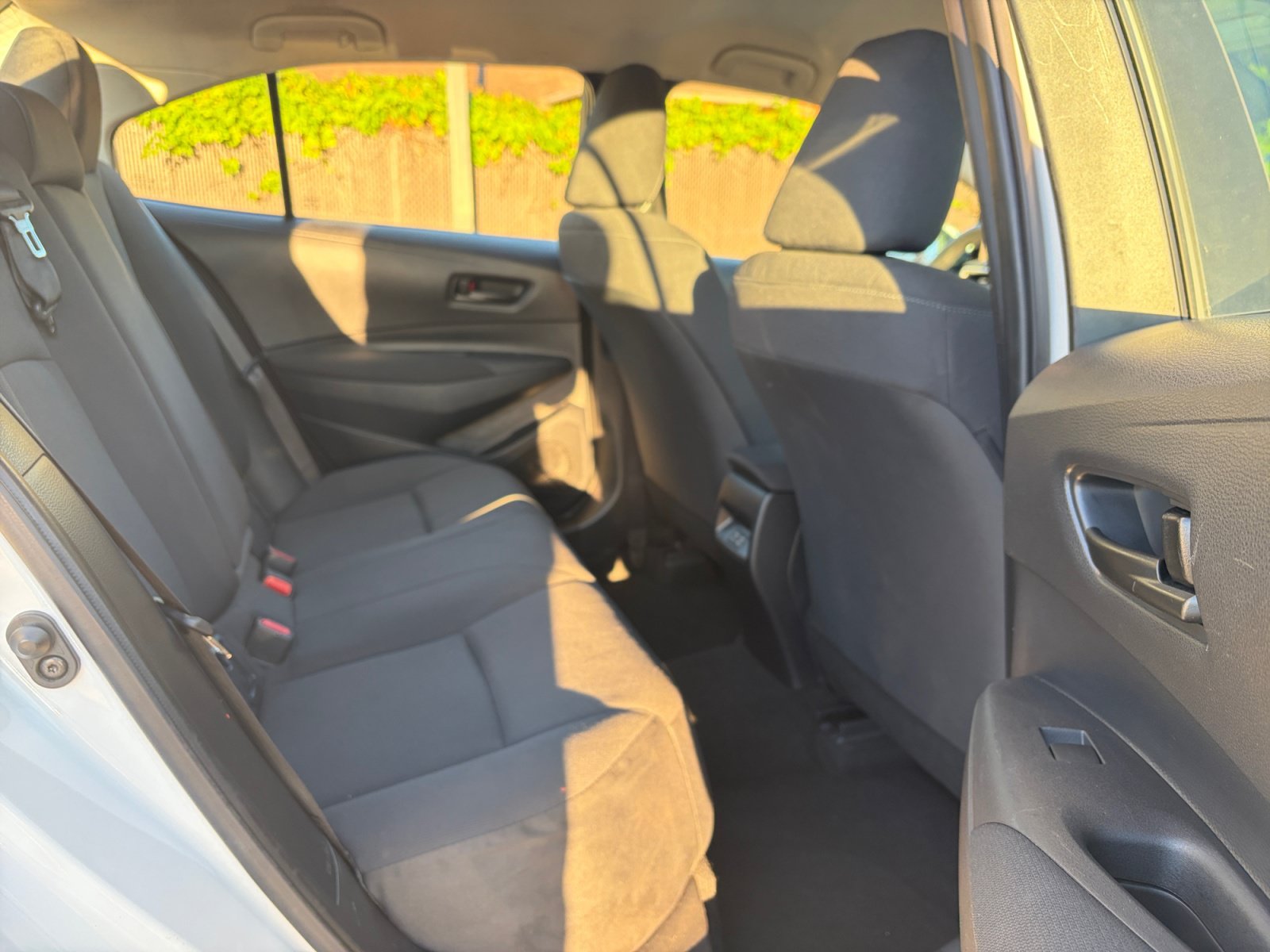 Used 2025 Toyota Corolla LE FWD image 27