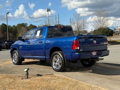 Used 2019 RAM 1500 Express w/ Express Value Package AWD/4WD image 4