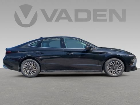New 2025 Hyundai Sonata SEL image 2