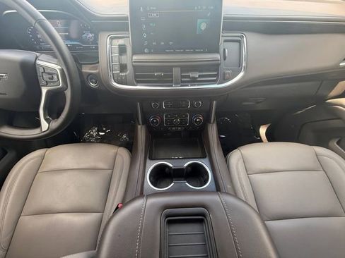 Used 2024 Chevrolet Tahoe Z71 w/ Luxury Package AWD/4WD image 3
