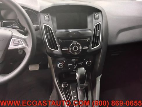 Used 2017 Ford Focus SEL FWD image 12