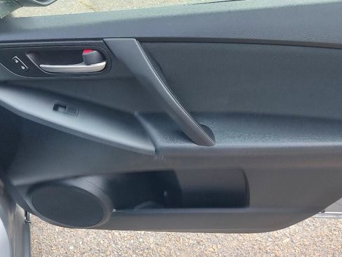 Used 2012 MAZDA MAZDA3 i Sport FWD image 23