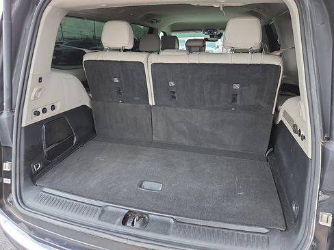 Used 2022 Jeep Wagoneer Series II RWD image 16