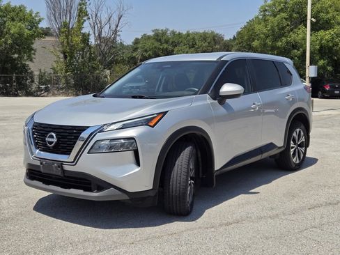 Certified 2023 Nissan Rogue SV FWD image 3