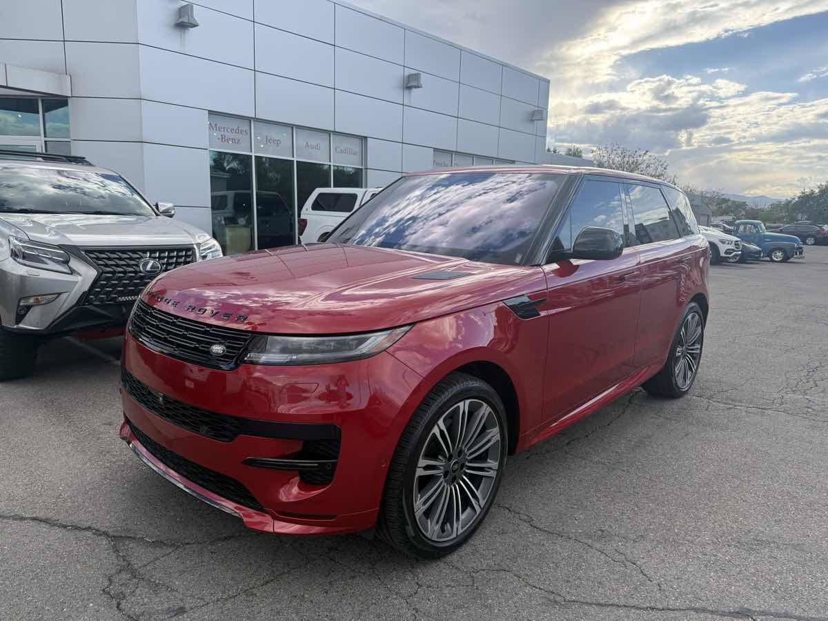 Used 2023 Land Rover Range Rover Sport SE Dynamic AWD/4WD image 2