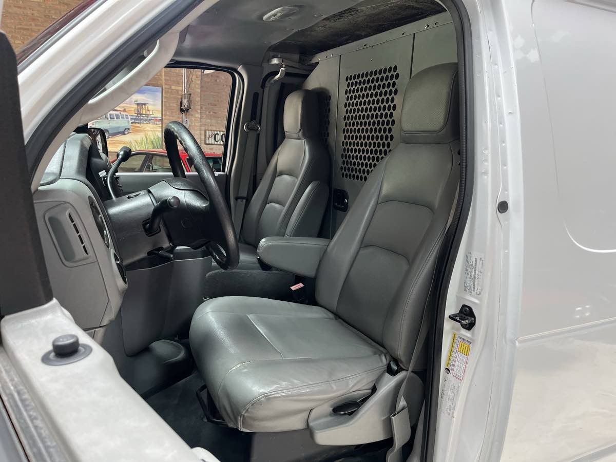 Used 2009 Ford E-350 and Econoline 350 Super Duty RWD image 14