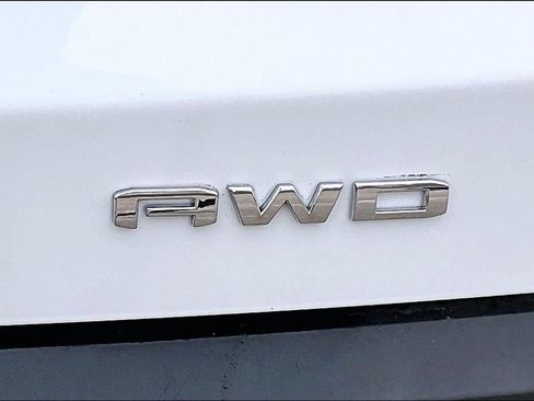 Used 2023 GMC Acadia SLT AWD/4WD image 27
