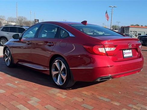 Used 2018 Honda Accord Touring image 9