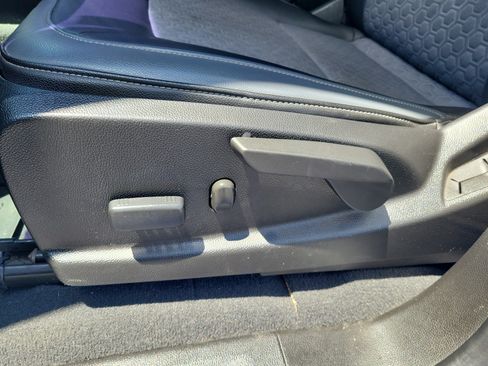Used 2019 Chevrolet Colorado Z71 AWD/4WD image 16
