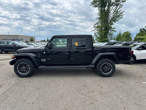 Used 2022 Jeep Gladiator Overland w/ Trailer Tow Package AWD/4WD image 8