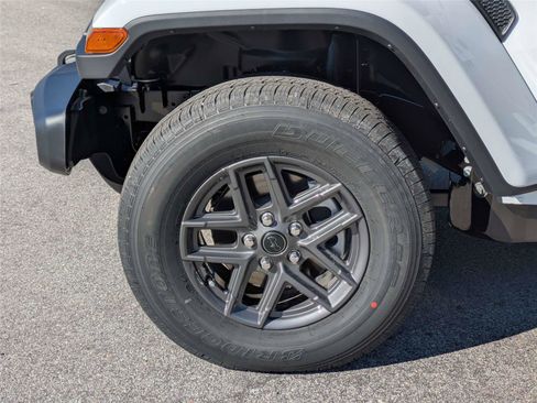 New 2026 Jeep Gladiator Sport image 12