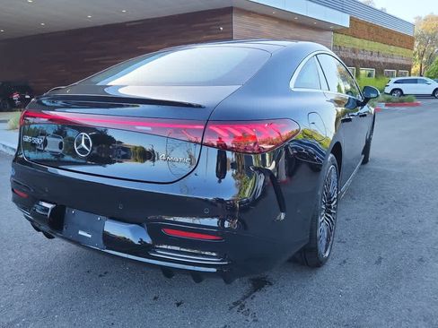 Certified 2023 Mercedes-Benz EQS 580 4MATIC Sedan image 2