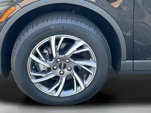 Used 2025 Lincoln Corsair FWD image 27