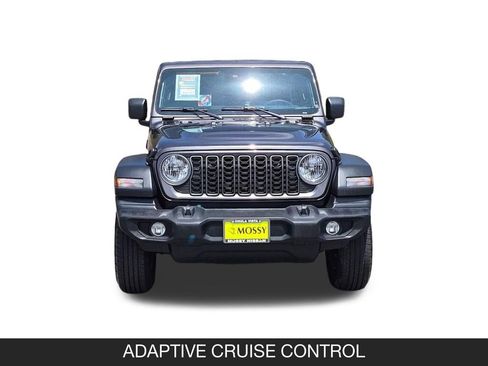 Used 2025 Jeep Wrangler Unlimited Sport AWD/4WD image 4