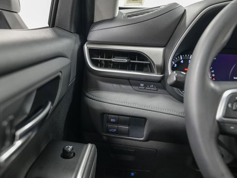 Used 2021 Toyota Highlander XLE image 18