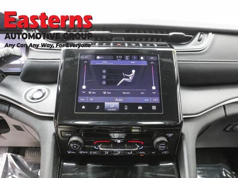 Used 2023 Jeep Grand Cherokee L Laredo image 12