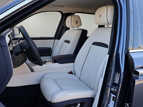 New 2026 Rolls-Royce Cullinan image 16