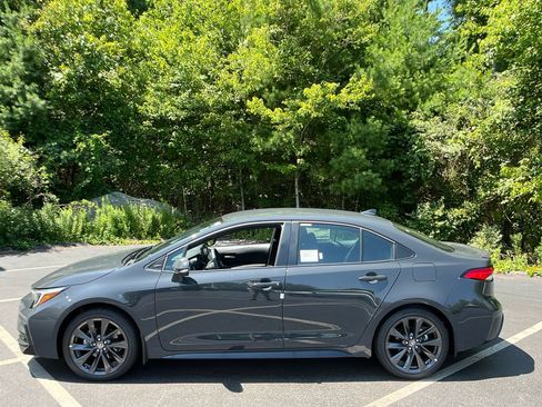 New 2026 Toyota Corolla SE FWD image 2